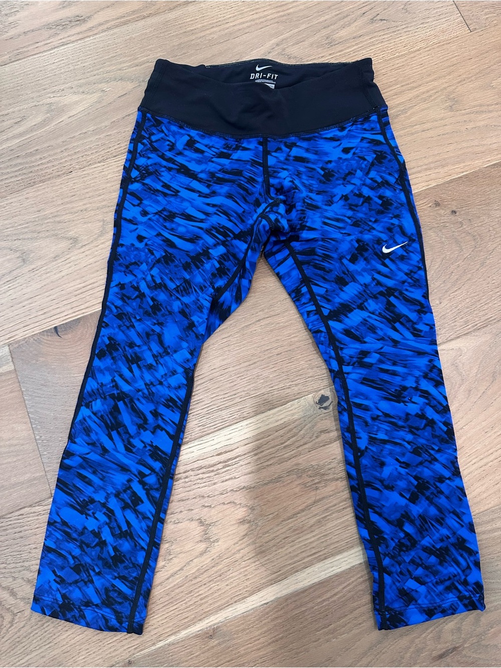 Nike Blue and Black Women’s Dri-FIT Patterned Cropped Leggings